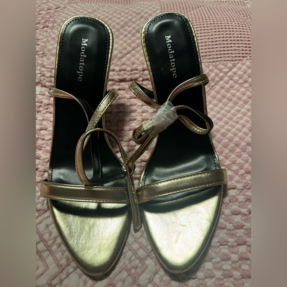 Modatope Metallic Gold Strappy Heels- never worn